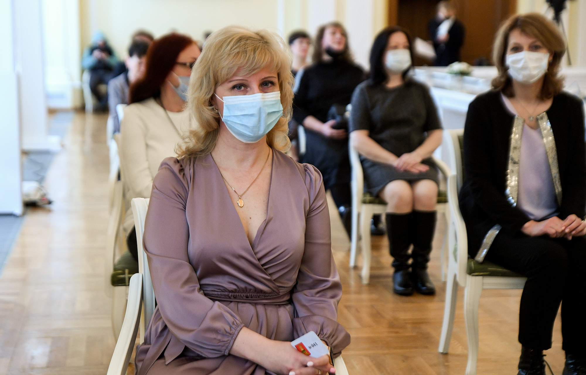 Игорь Руденя вручил награды жительницам Верхневолжья в преддверии Международного женского дня