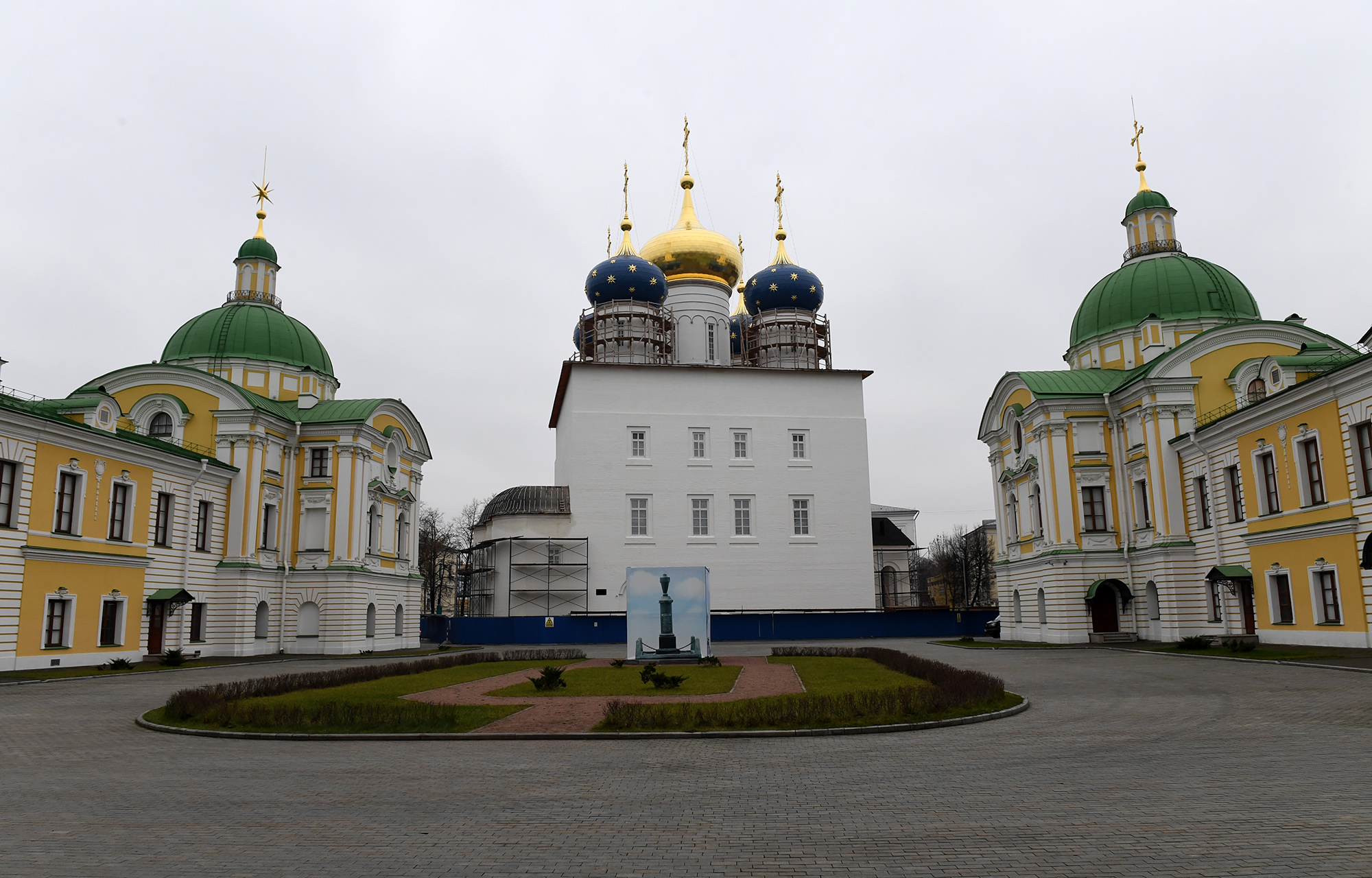 Игорь Руденя и митрополит Тверской и Кашинский Амвросий обсудили строительство Спасо-Преображенского собора