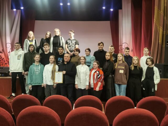 Школьникам из Лихославля показали фильм о становлении офицеров Школьникам из Лихославля показали фильм о становлении офицеров