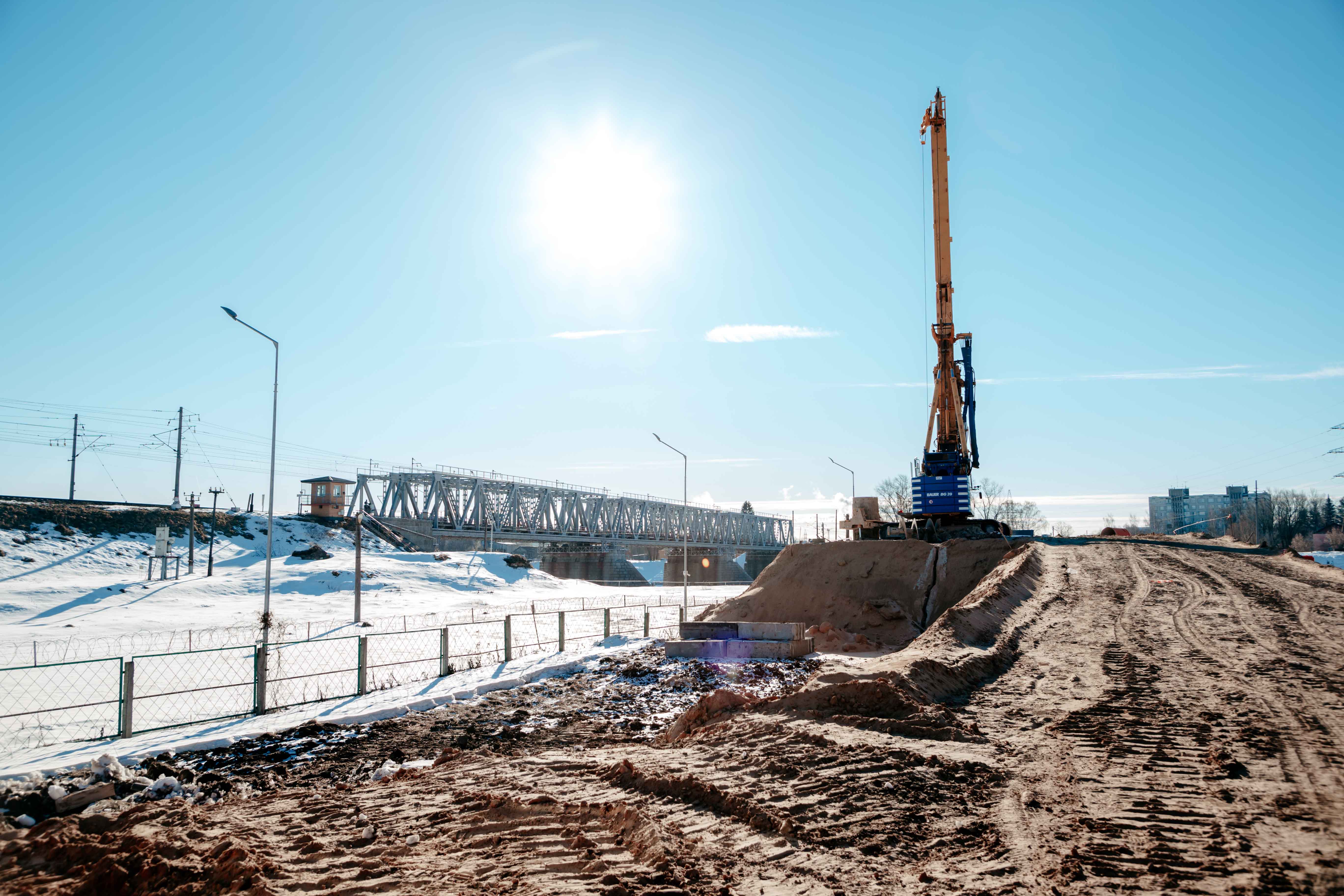 Игорь Руденя посетил площадку строительства Западного моста в Твери Игорь Руденя посетил площадку строительства Западного моста в Твери