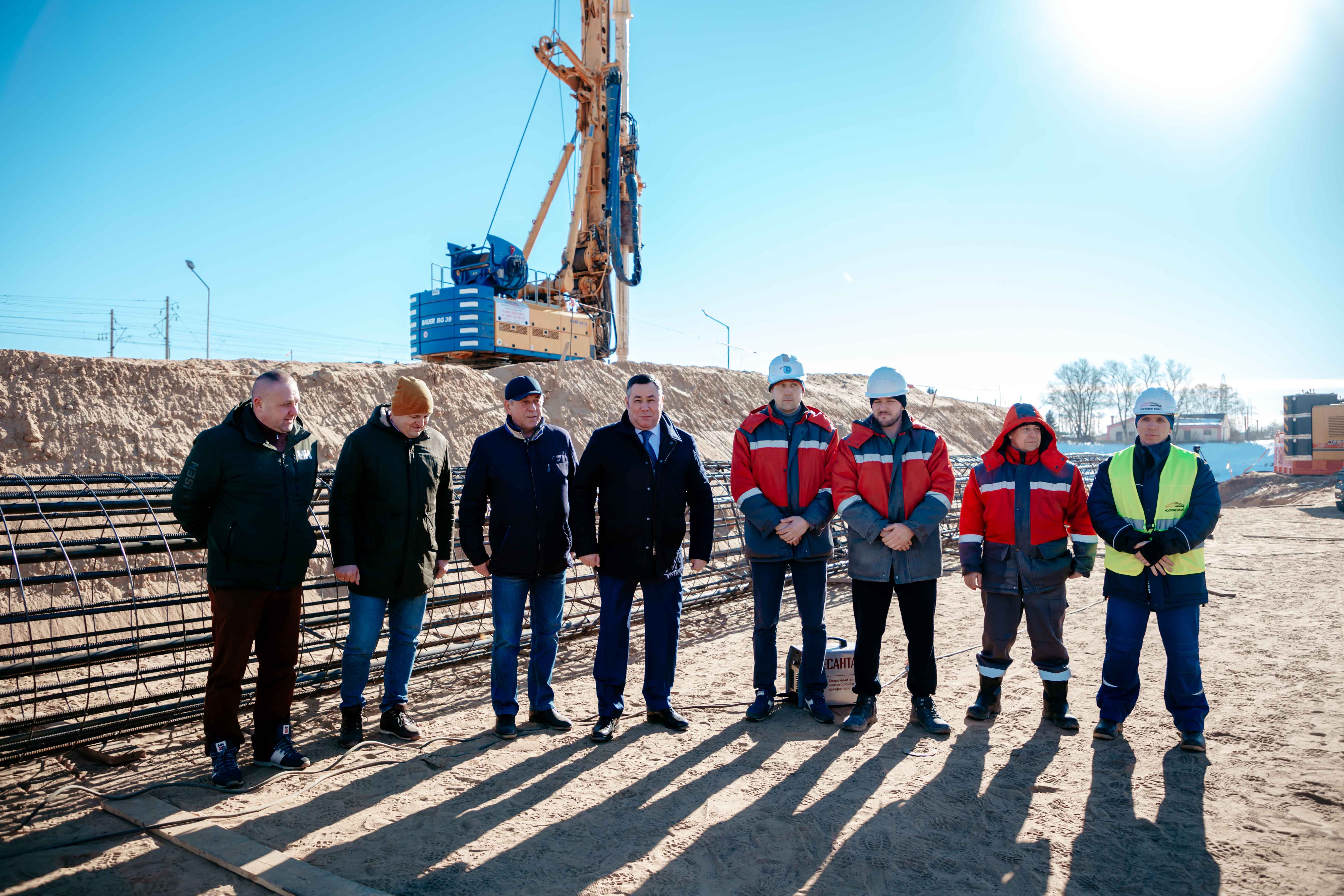 Игорь Руденя посетил площадку строительства Западного моста в Твери Игорь Руденя посетил площадку строительства Западного моста в Твери