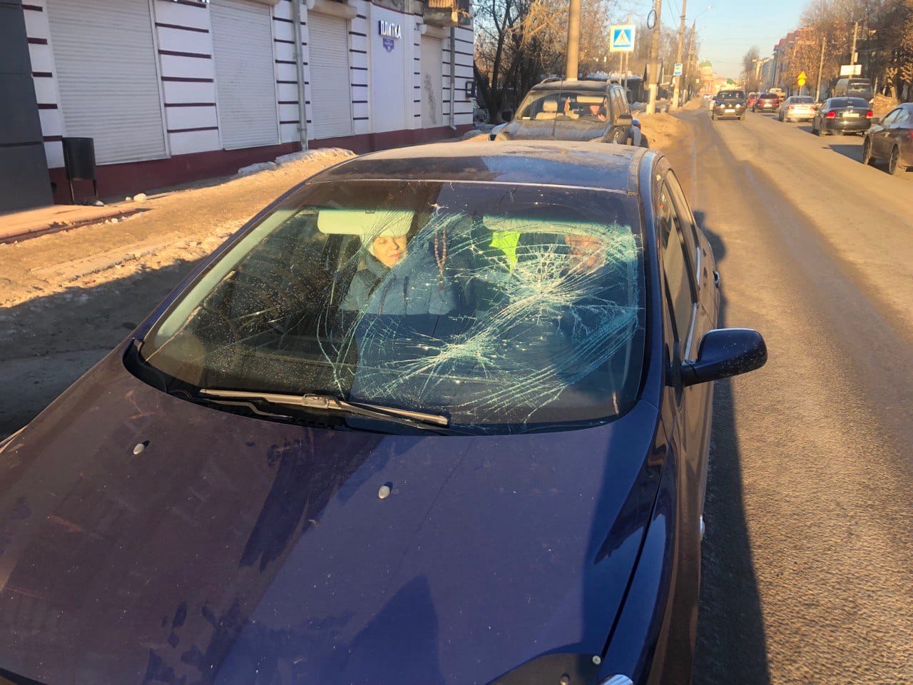 В Твери под колеса Пежо попал 18-летний парень В Твери под колеса Пежо попал 18-летний парень