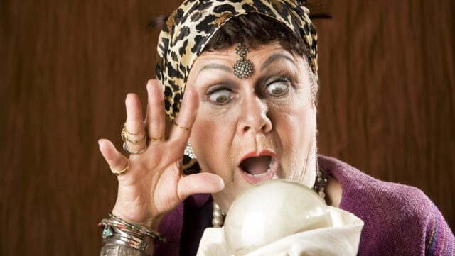 Пенсионерка из Твери во время ритуала снятия порчи отдала незнакомке больше 400 тысяч рублей