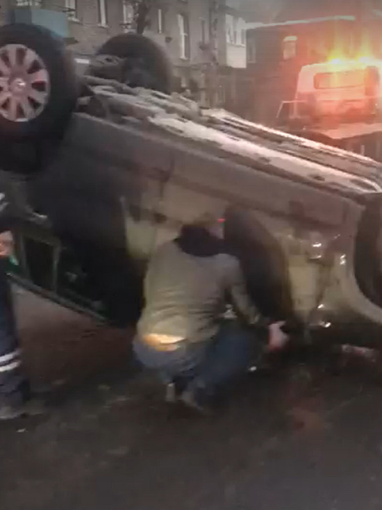 В Тверской области водитель не справился с управлением и попал в аварию В Тверской области водитель не справился с управлением и попал в аварию