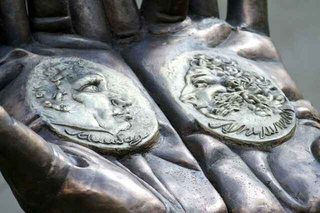 Культурные ценности: Почему Запад никогда не избавится от русского следа