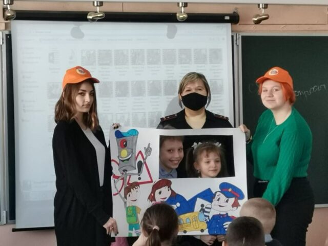 Ржевские школьники сделали "Селфи дорожной безопасности"