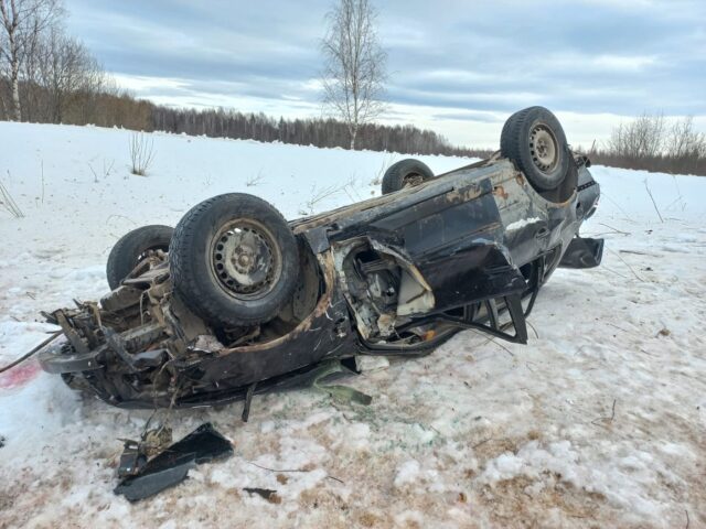 В Кимрском районе автомобиль вылетел в кювет - погиб человек