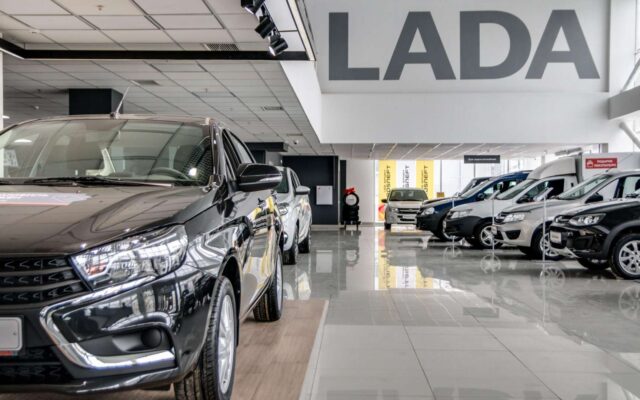 В России предложили делать скидку на отечественные авто