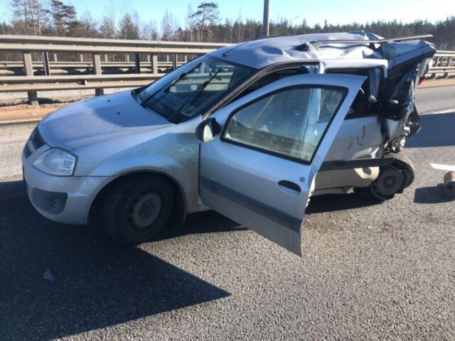 В Тверской области Мерседес снес багажник другому автомобилю