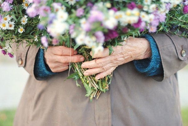 Лариса Иванова: Для людей старшего возраста главное даже не деньги, которые им выплатят, а то внимание, которое им оказывают