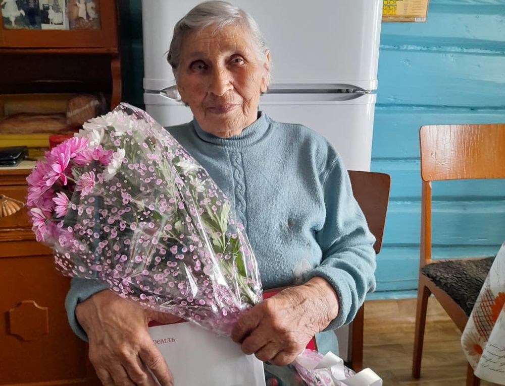 В Тверской области поздравили с 90-летием труженицу тыла В Тверской области поздравили с 90-летием труженицу тыла