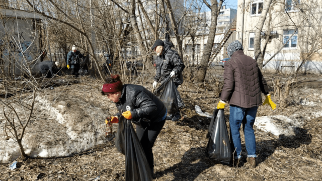 В Твери проводят массовые субботники