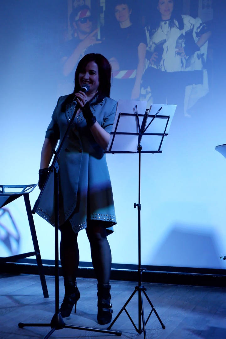 Тверская поэтесса Елена Казуар отметила день рождения авторским поэтическим вечером