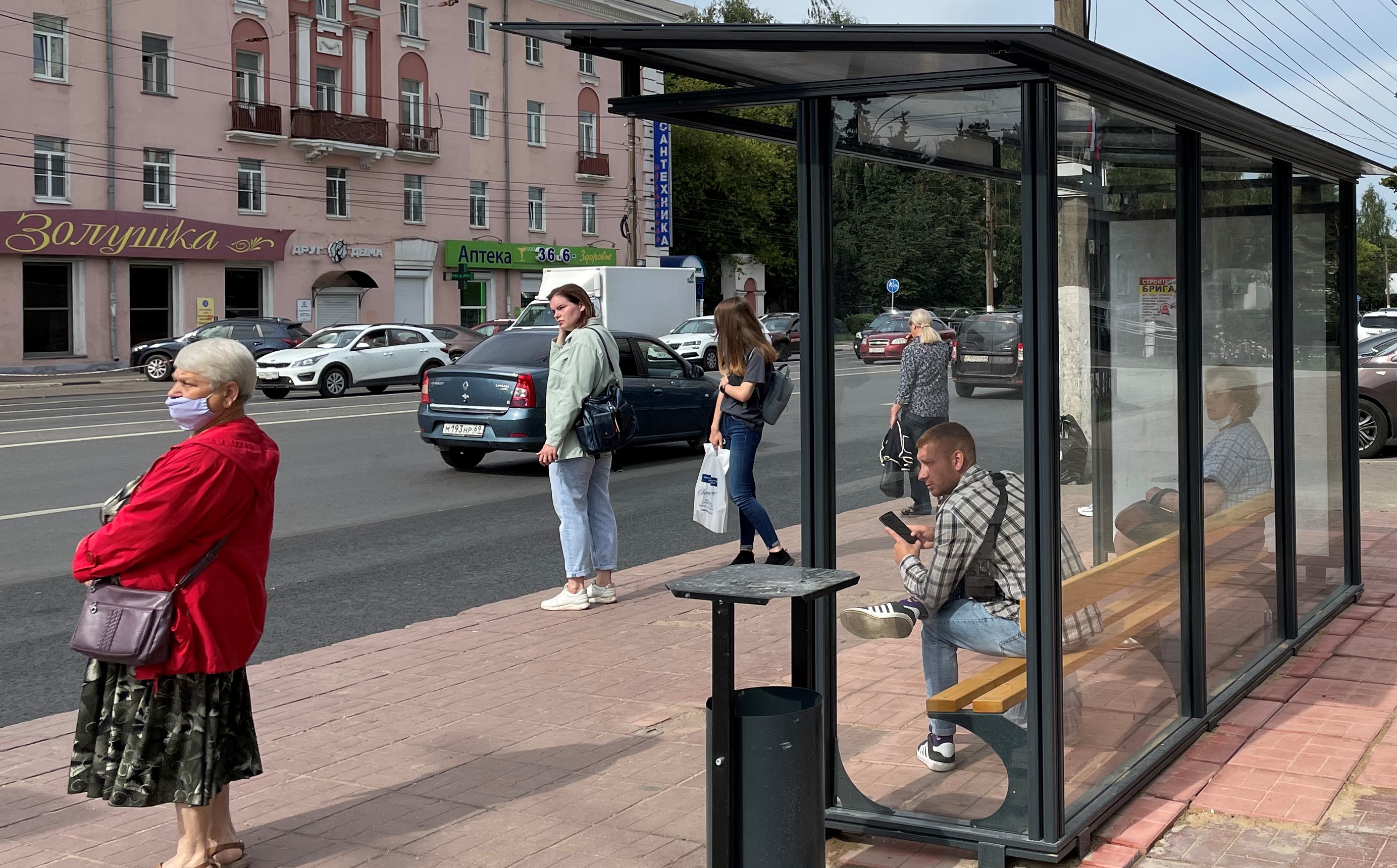 В этом году в Твери появится 43 остановочных павильона В этом году в Твери появится 43 остановочных павильона