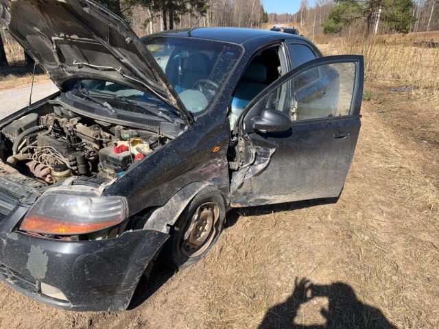 В Тверской области водитель не справился с управлением и устроил ДТП