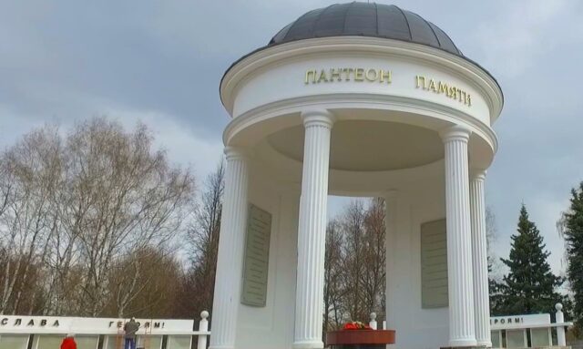 В Твери благоустраивают воинские захоронения и мемориалы в преддверии Дня Победы