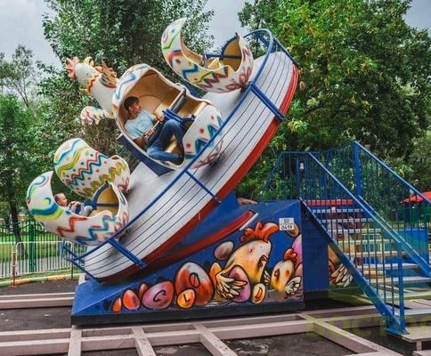 В Твери открыли новый аттракцион "Чудо яйца" В Твери открыли новый аттракцион "Чудо яйца"