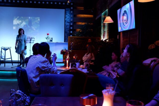 Тверская поэтесса Елена Казуар отметила день рождения авторским поэтическим вечером