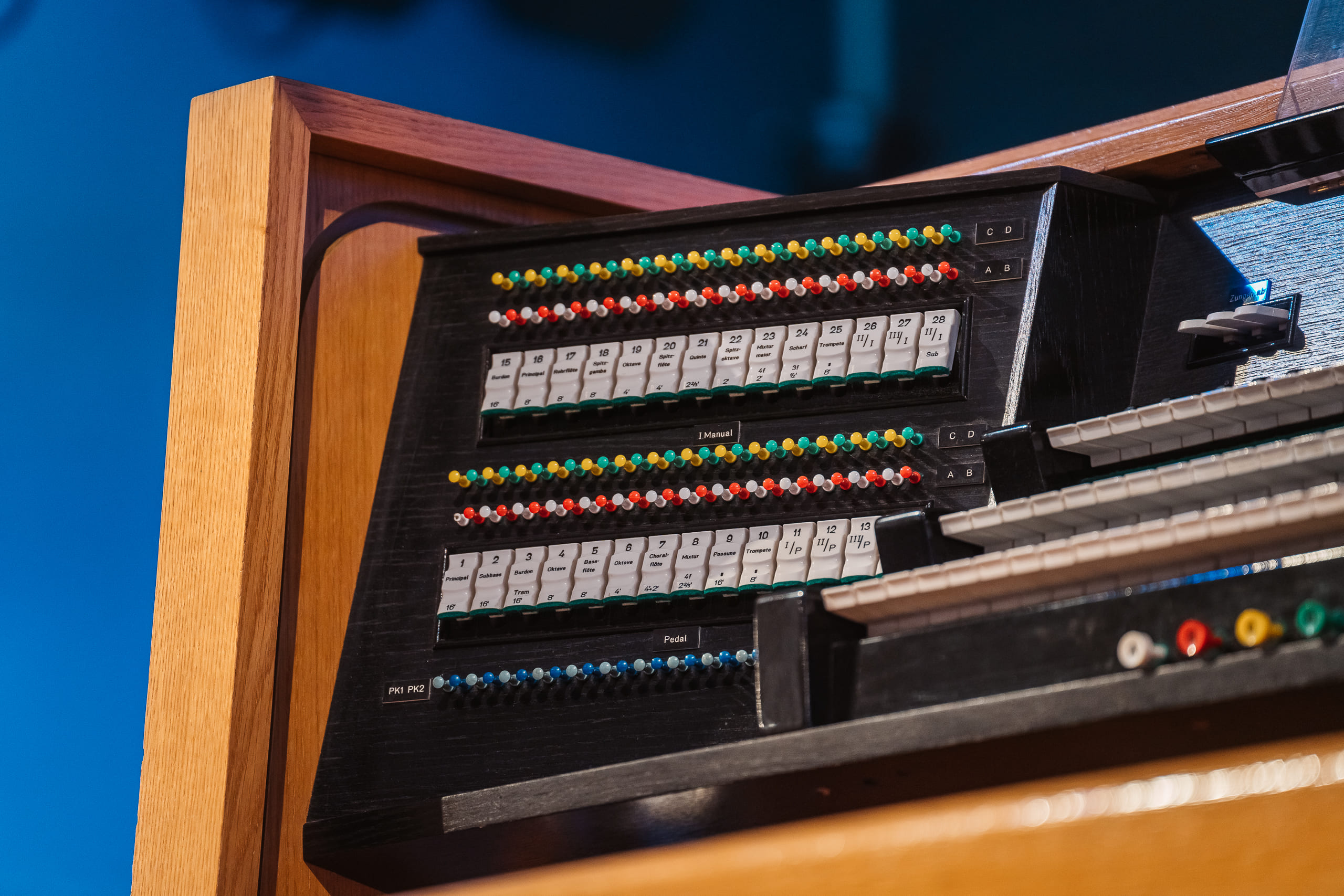 Концерт в четыре руки и ноги: дуэт «Organum» выступил на сцене тверской филармонии Концерт в четыре руки и ноги: дуэт «Organum» выступил на сцене тверской филармонии