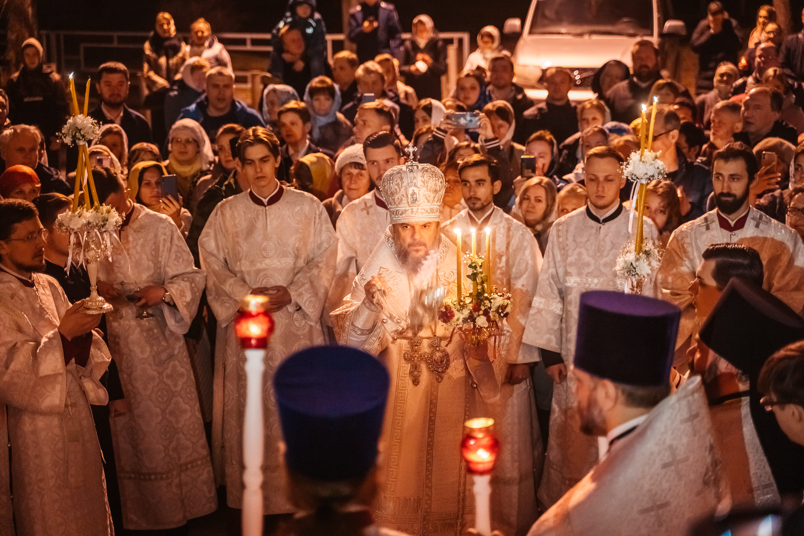 В храмах Тверской области прошли праздничные пасхальные богослужения