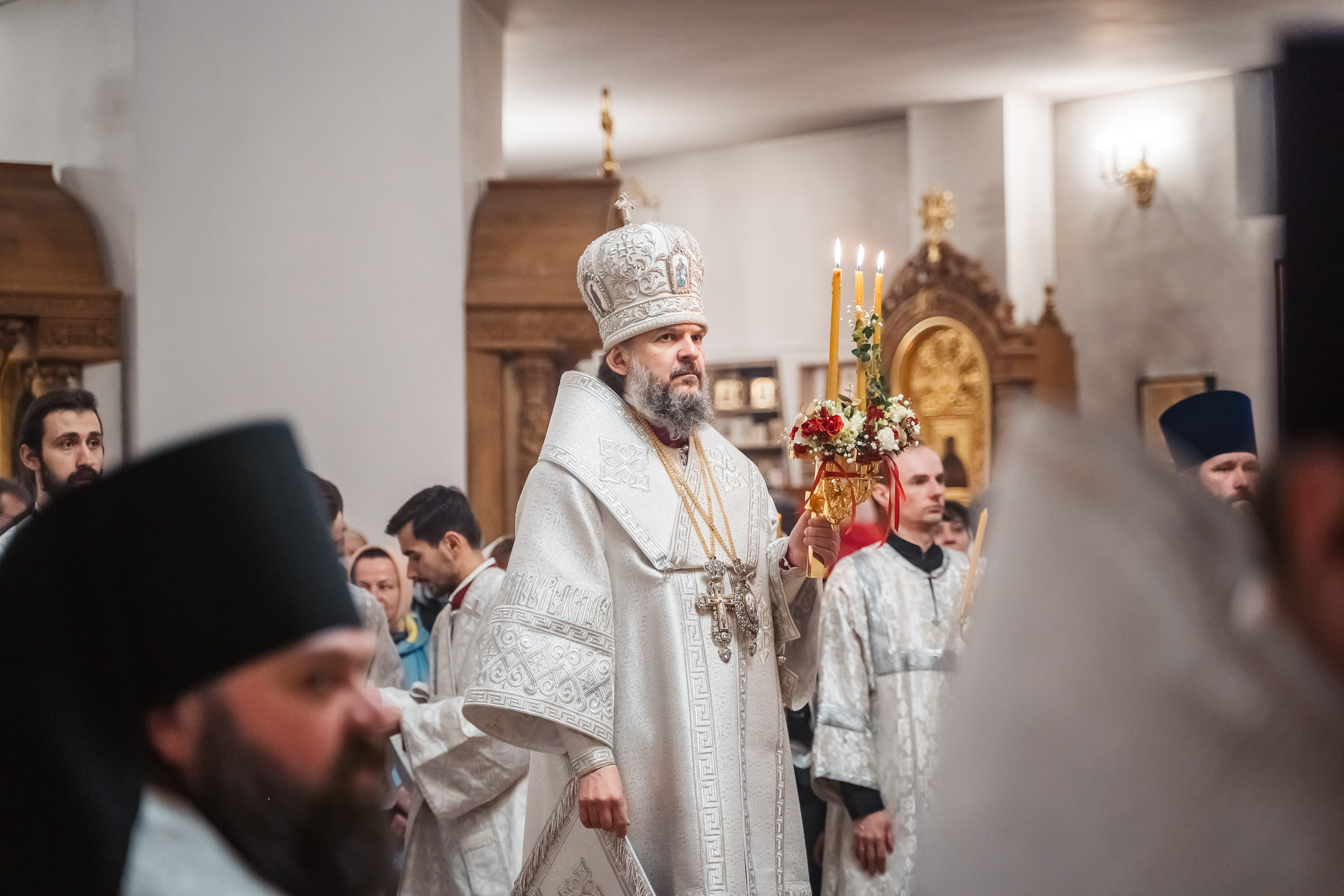 В храмах Тверской области прошли праздничные пасхальные богослужения