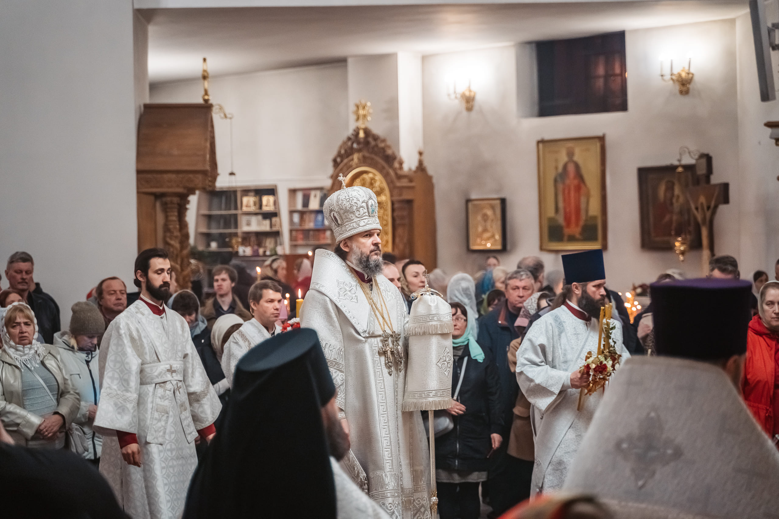 В храмах Тверской области прошли праздничные пасхальные богослужения