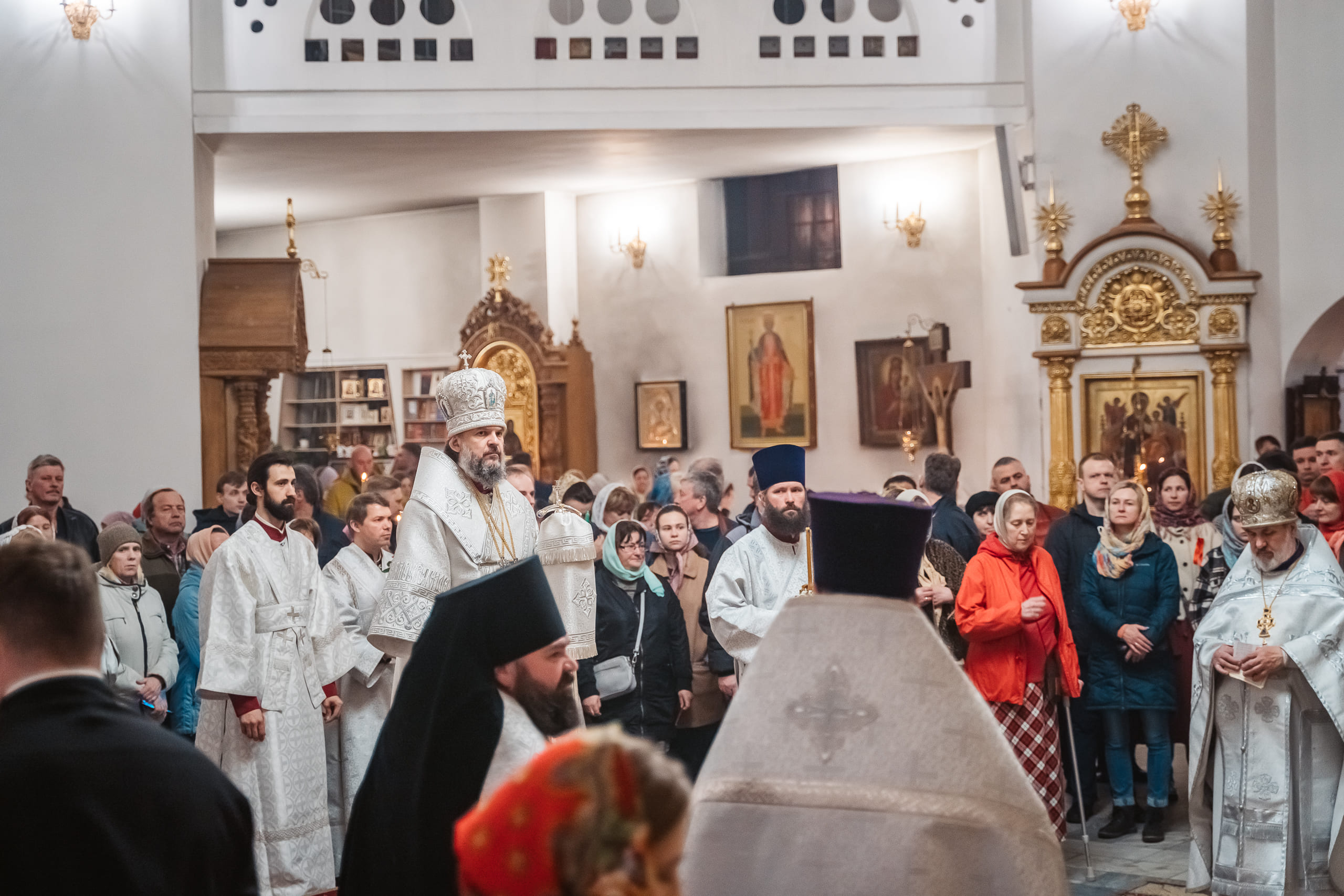 В храмах Тверской области прошли праздничные пасхальные богослужения