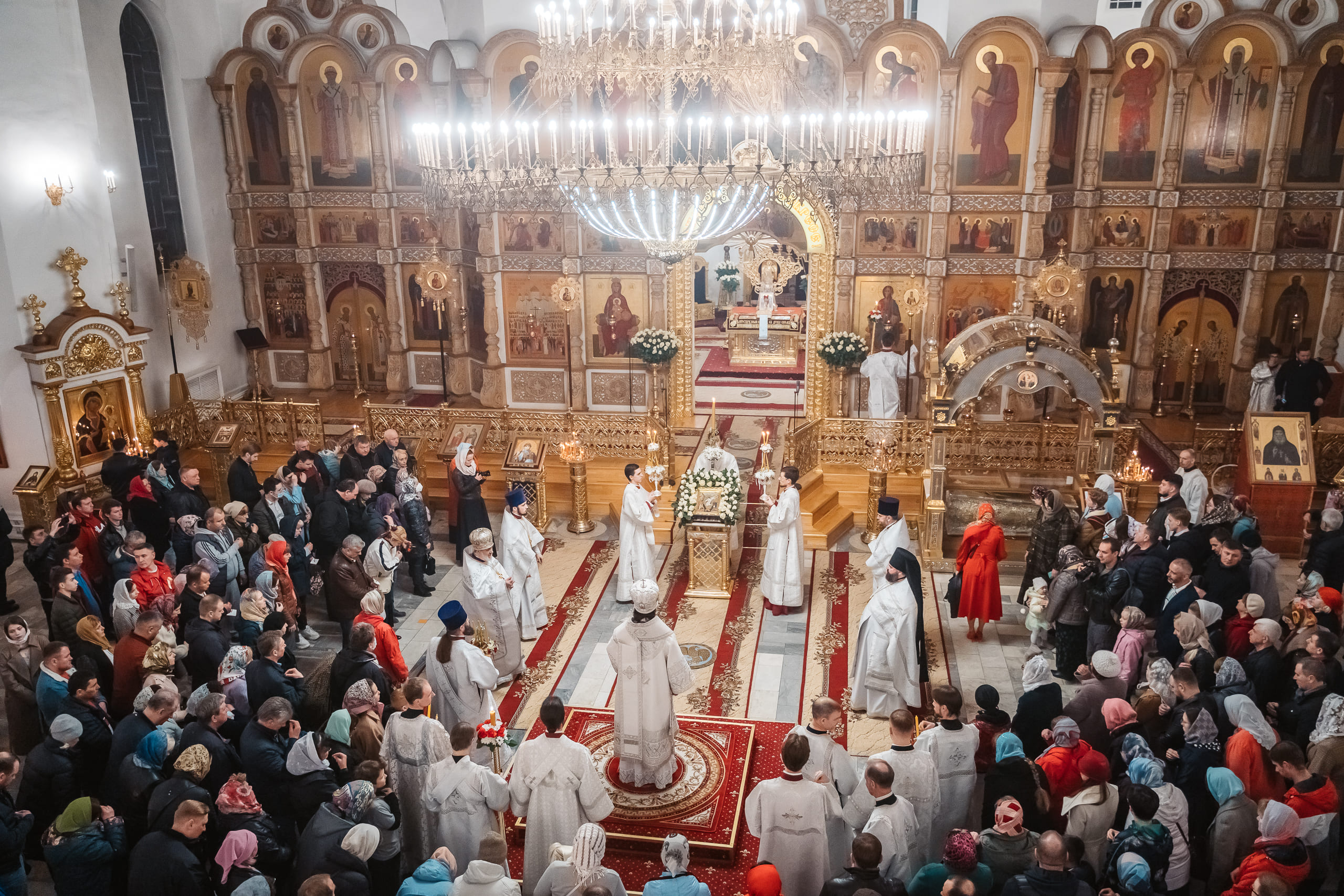 В храмах Тверской области прошли праздничные пасхальные богослужения