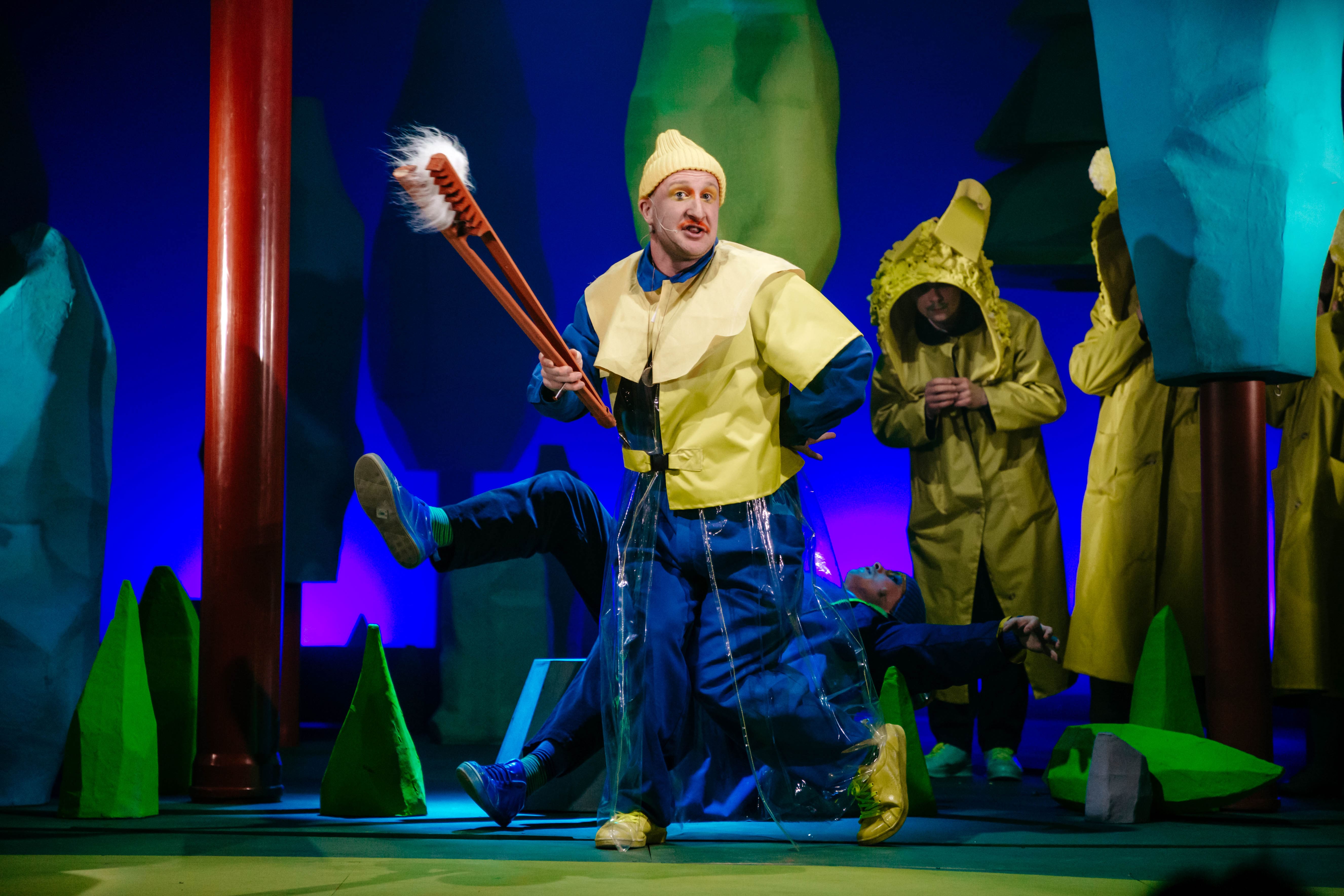 Пушистый злодей и запутанная история: В ТЮЗе представили по-настоящему "Зверский детектив"