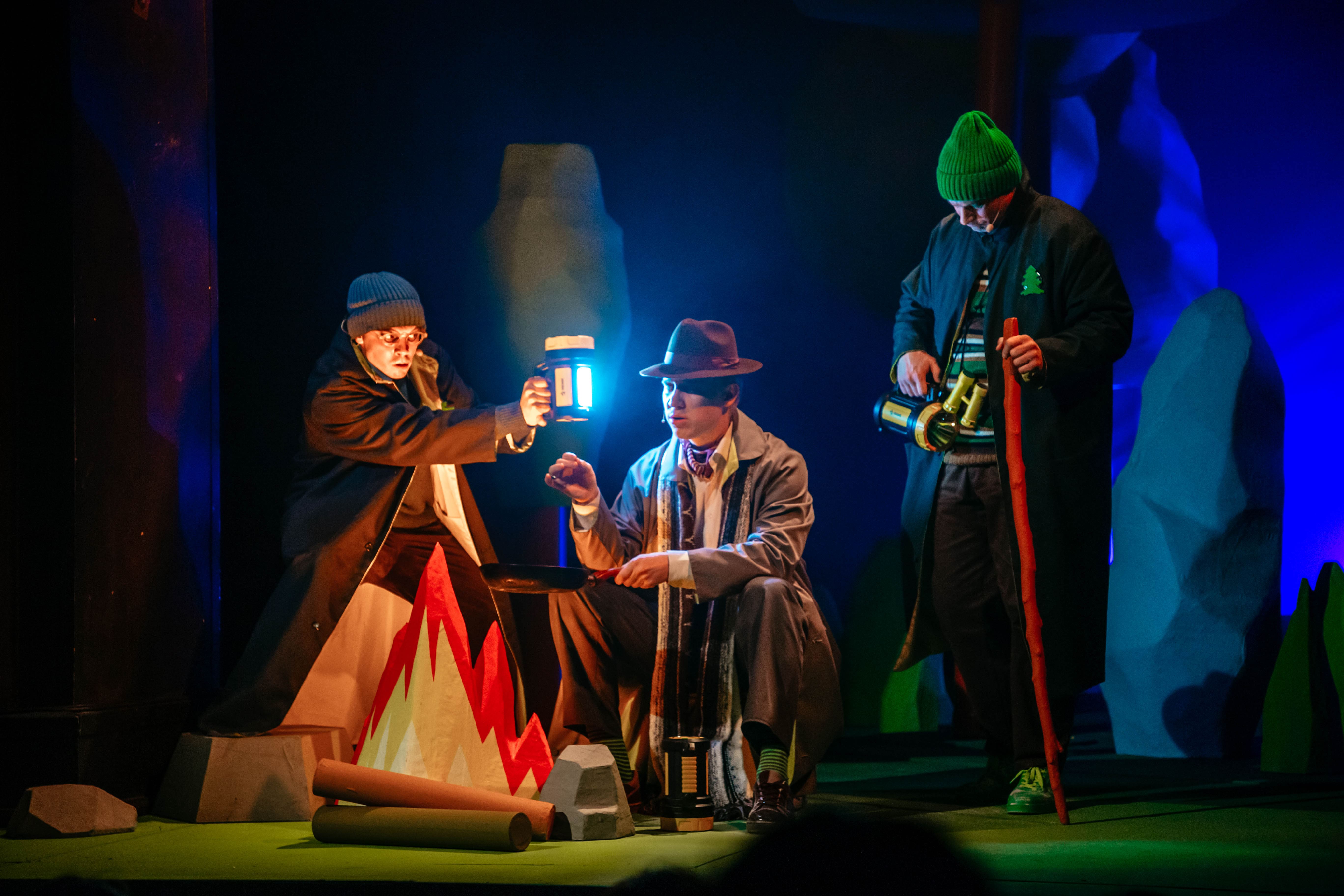 Пушистый злодей и запутанная история: В ТЮЗе представили по-настоящему "Зверский детектив"