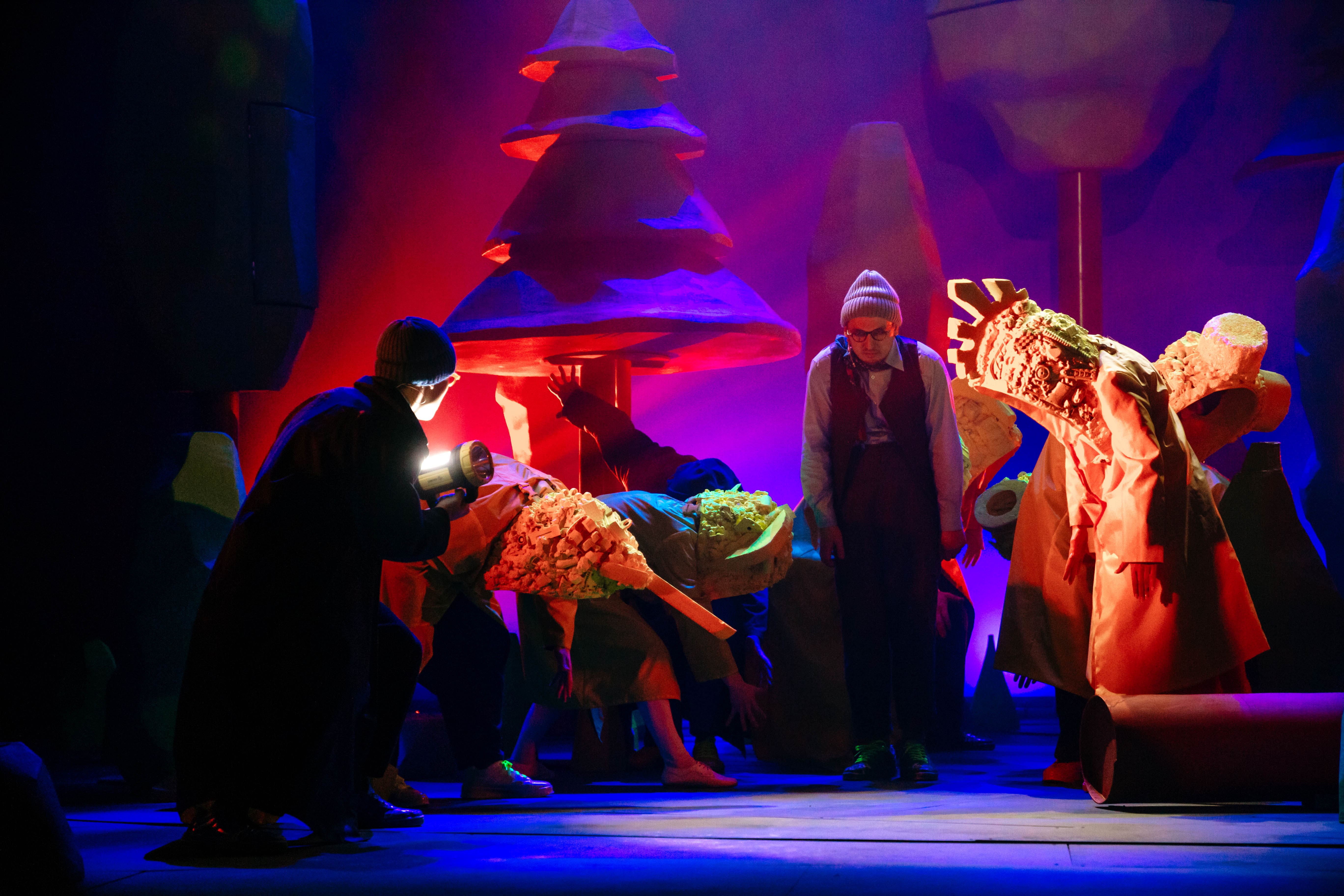 Пушистый злодей и запутанная история: В ТЮЗе представили по-настоящему "Зверский детектив"