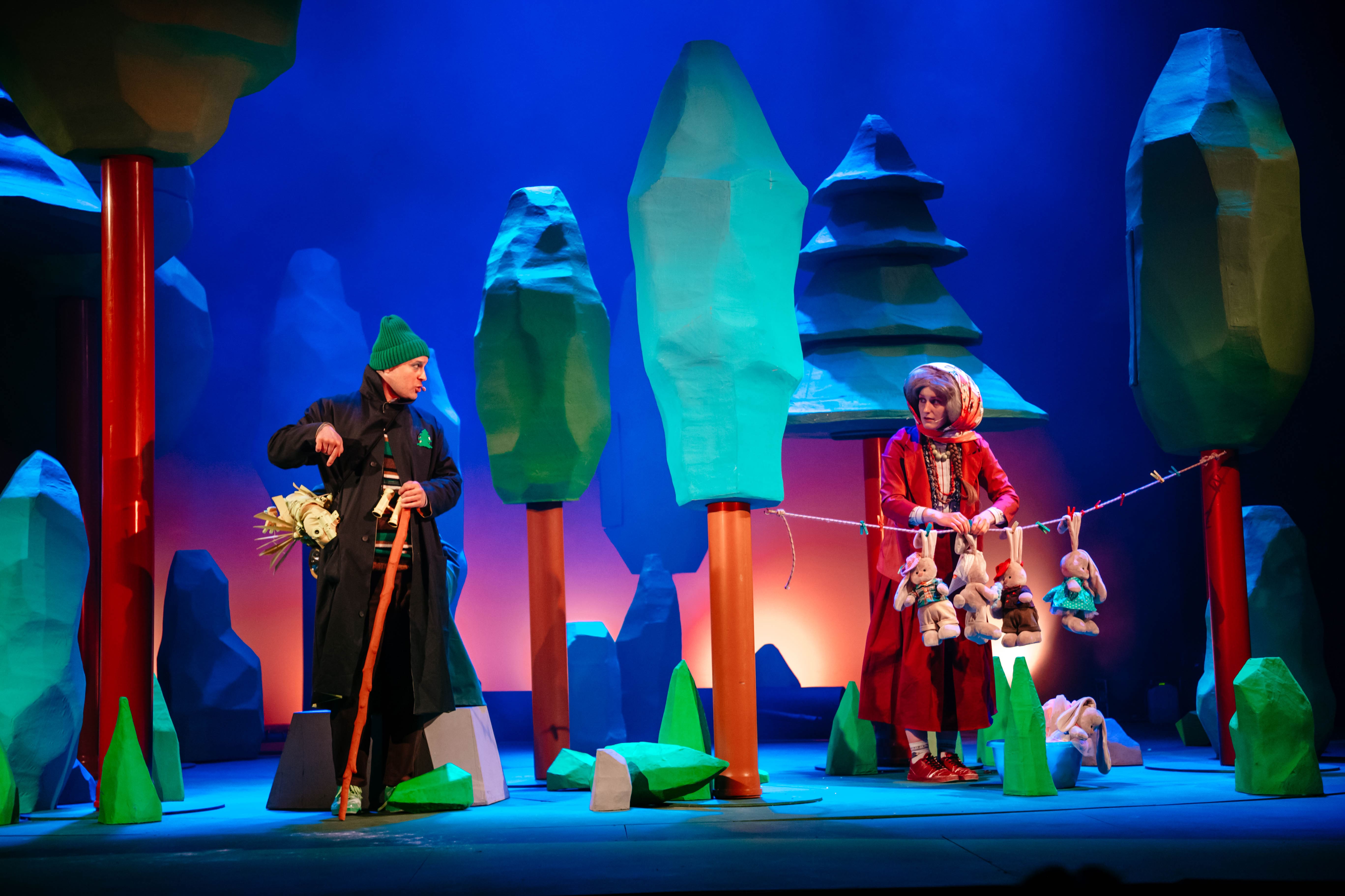 Пушистый злодей и запутанная история: В ТЮЗе представили по-настоящему "Зверский детектив"