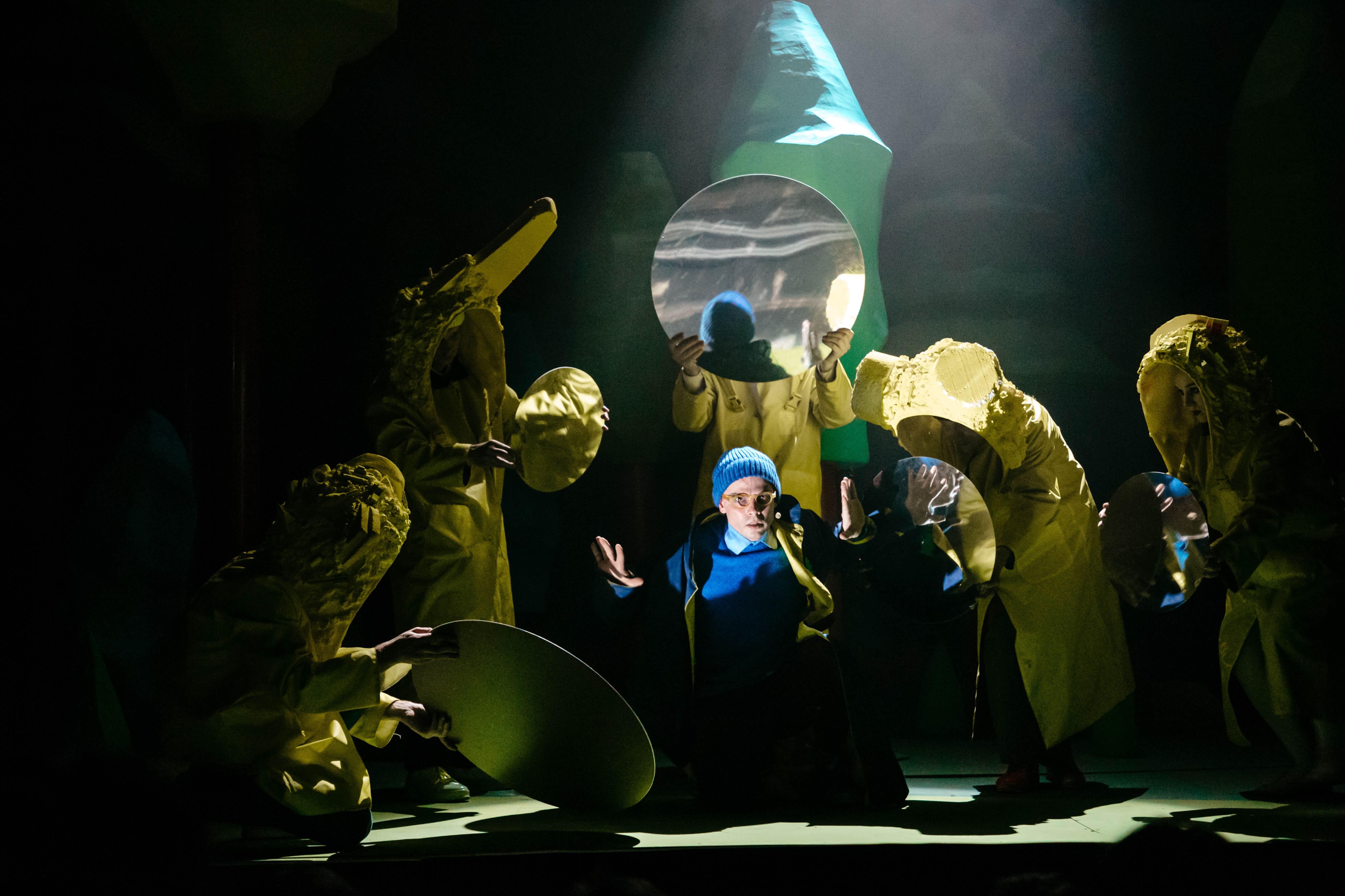 Пушистый злодей и запутанная история: В ТЮЗе представили по-настоящему "Зверский детектив"