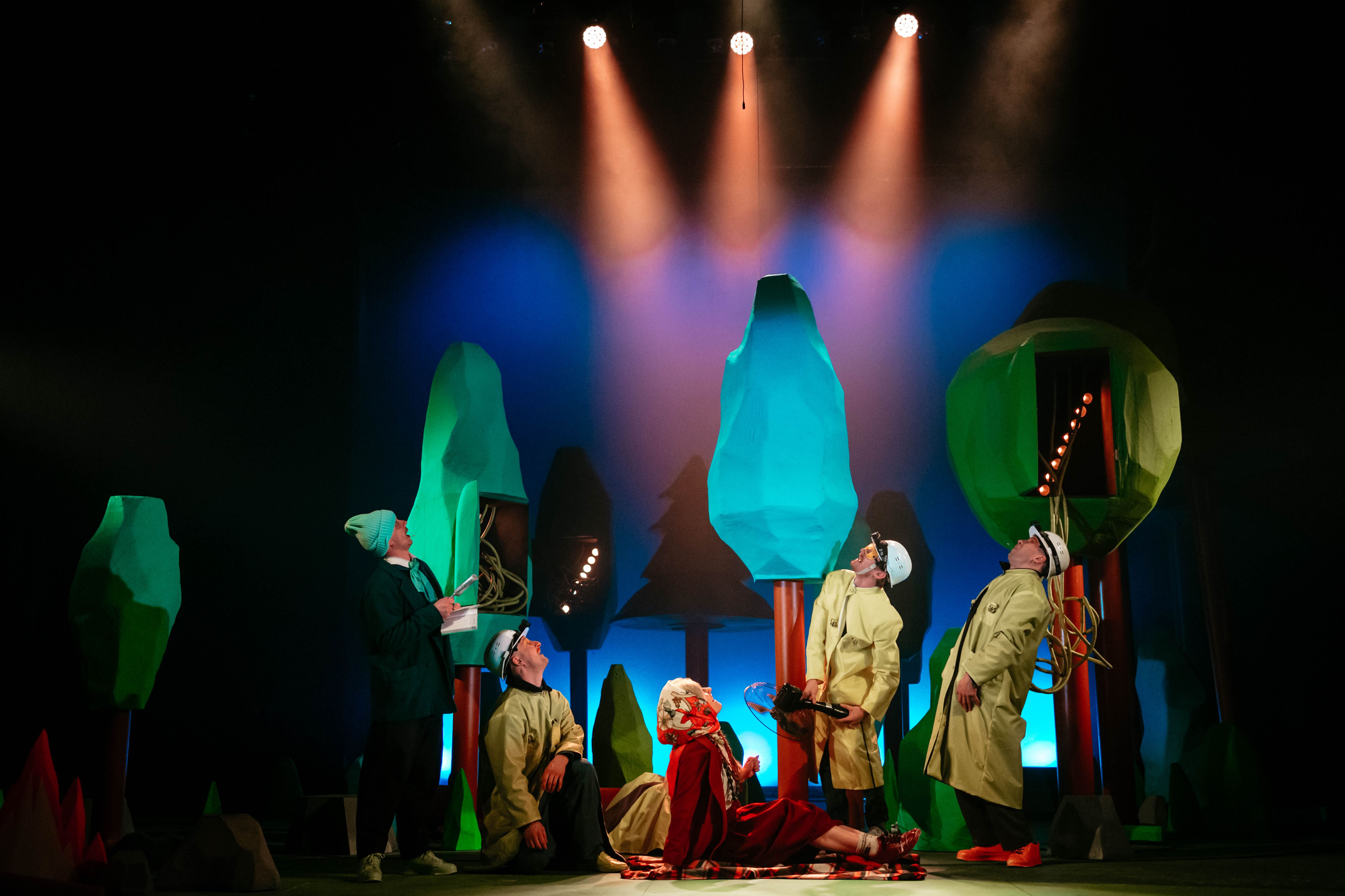 Пушистый злодей и запутанная история: В ТЮЗе представили по-настоящему "Зверский детектив"