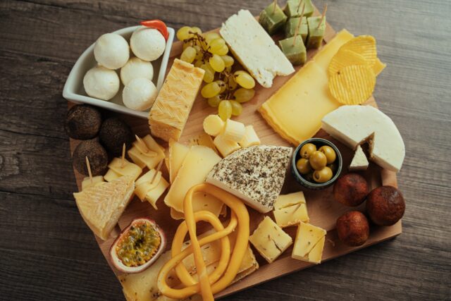 Почти 130 тонн сыра произвели предприятия Тверской области по итогам прошлого года