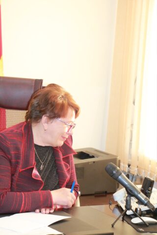 Глава Вышневолоцкого округа ответила по телефону на вопросы жителей