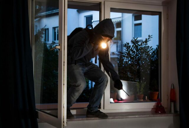 В Тверской области рецидивист обокрал дом пенсионера