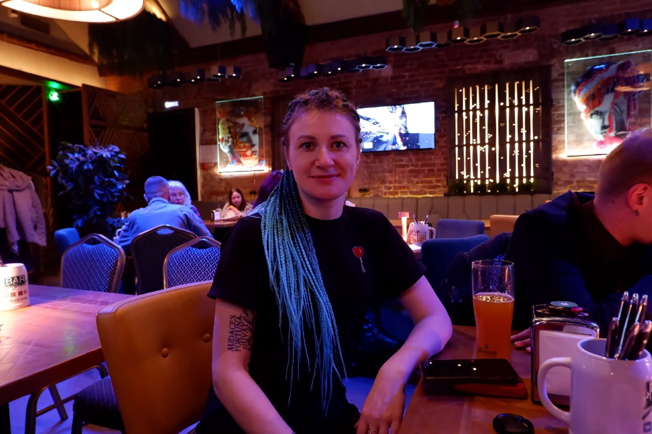 Тверская поэтесса Елена Казуар отметила день рождения авторским поэтическим вечером