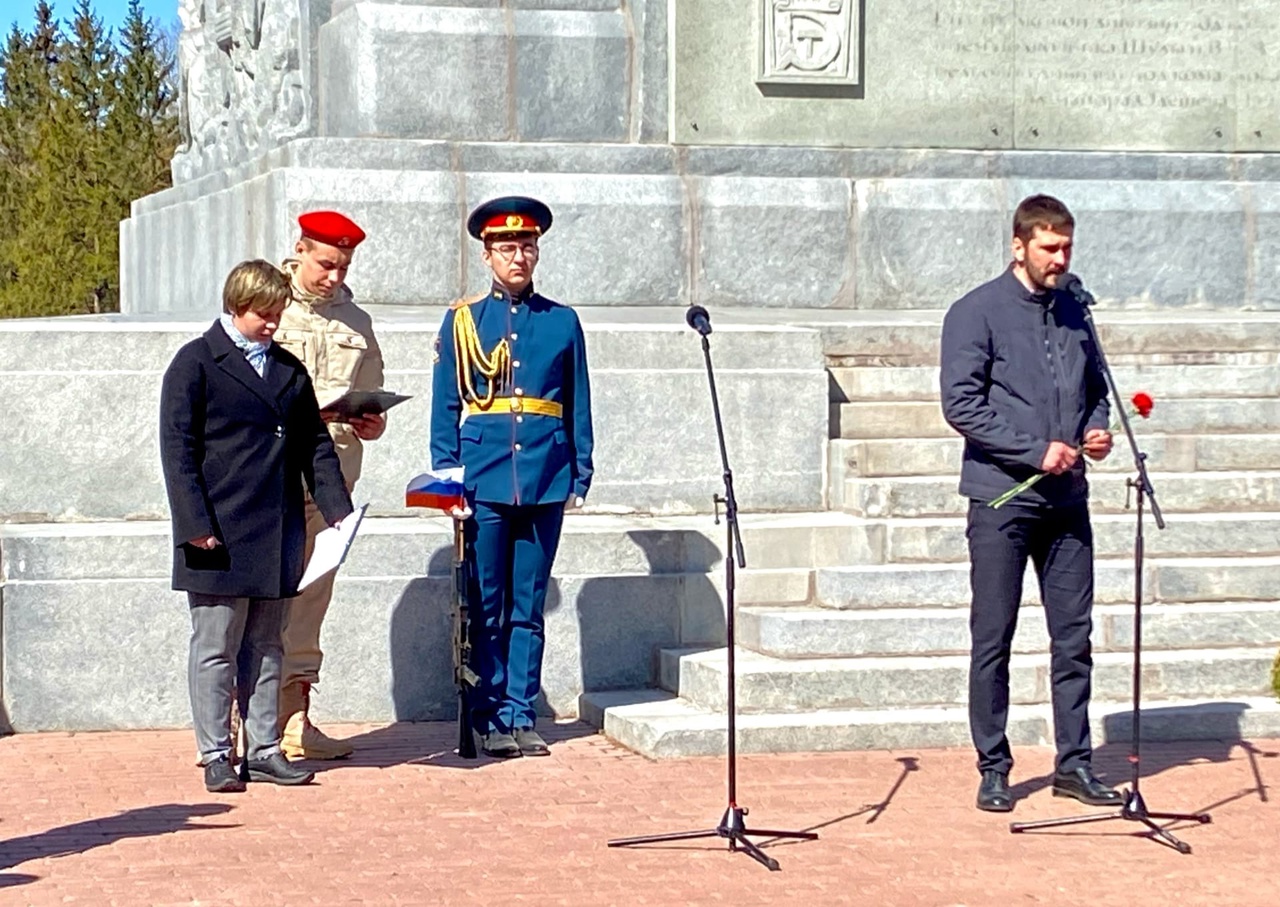 В Ржеве школьники почтили память советских граждан, погибших в годы Великой Отечественной войны