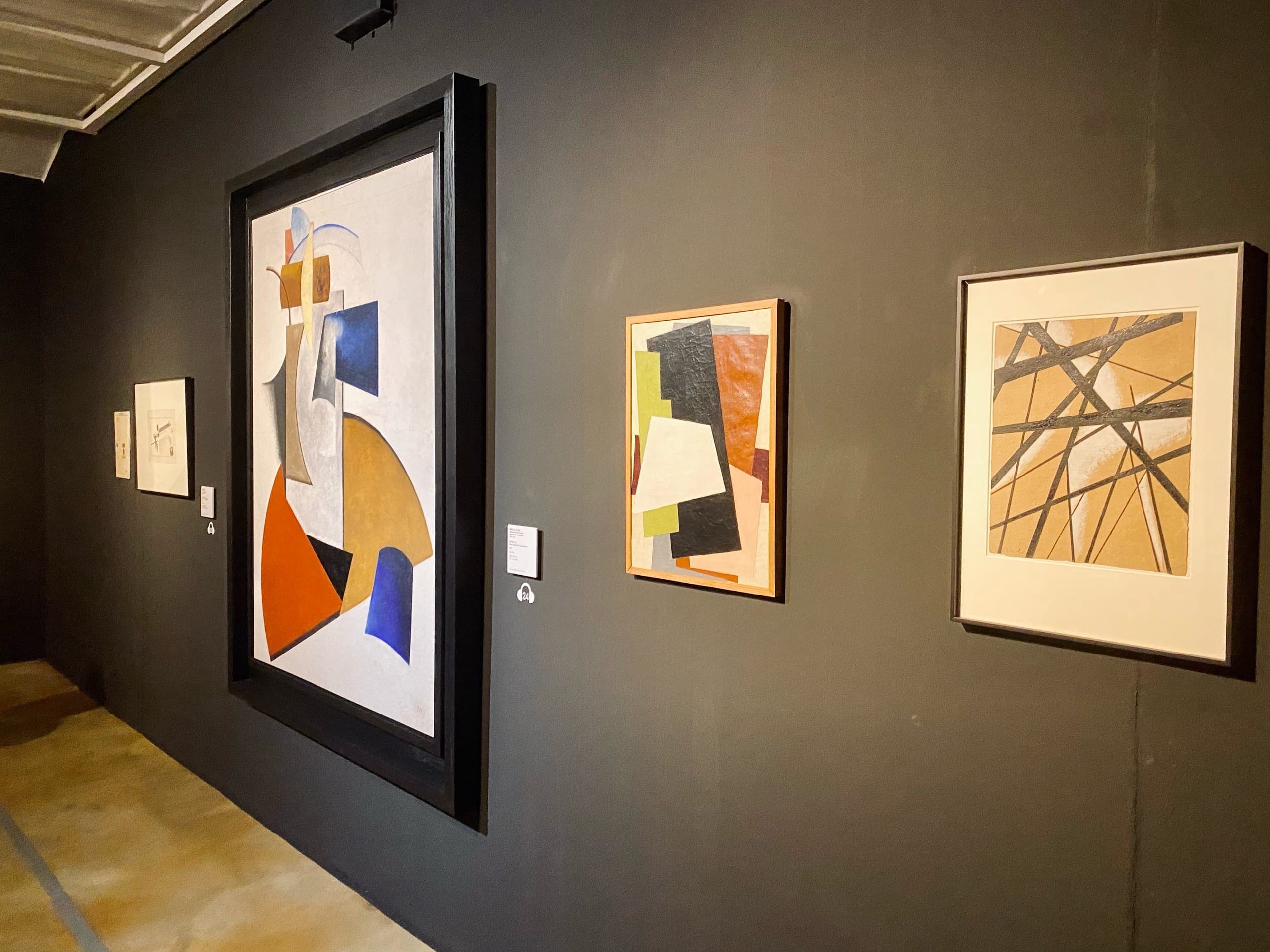 Возвращение полотен русских авангардистов из Сеула в музеи идет по плану