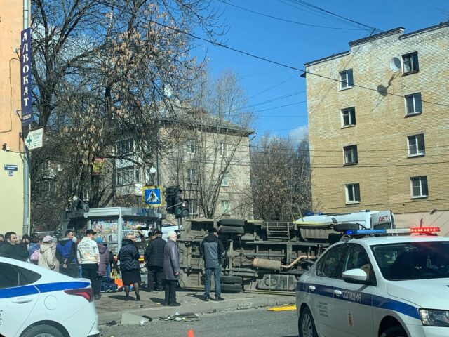 В Твери произошло серьезное ДТП с участием машины "скорой помощи"