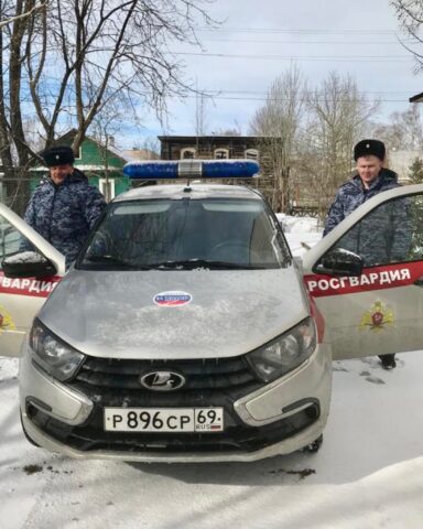В Вышнем Волочке росгвардейцы поймали угонщика В Вышнем Волочке росгвардейцы поймали угонщика