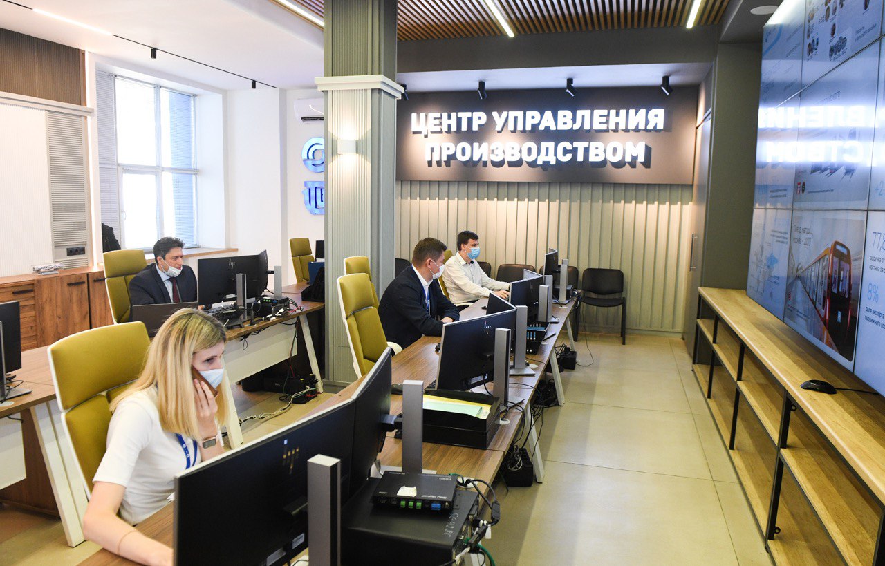 Игорь Руденя поздравил руководство и сотрудников АО «Трансмашхолдинг» с 20-летием создания компании