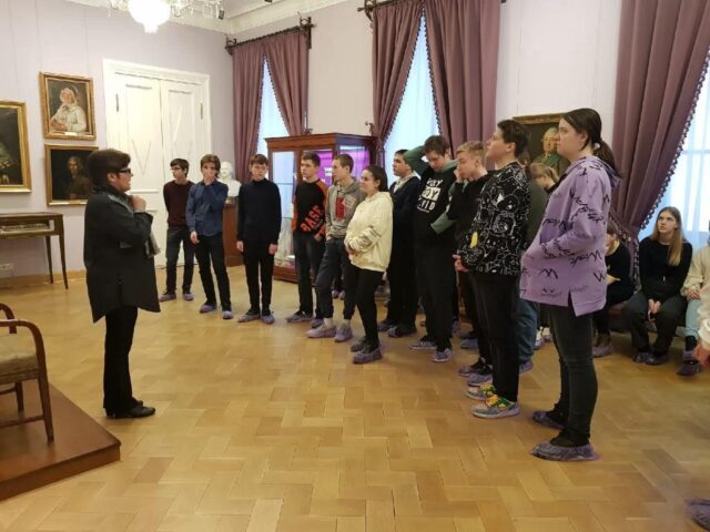 В Тверской области проходит проект для школьников «Нас пригласили во дворец»