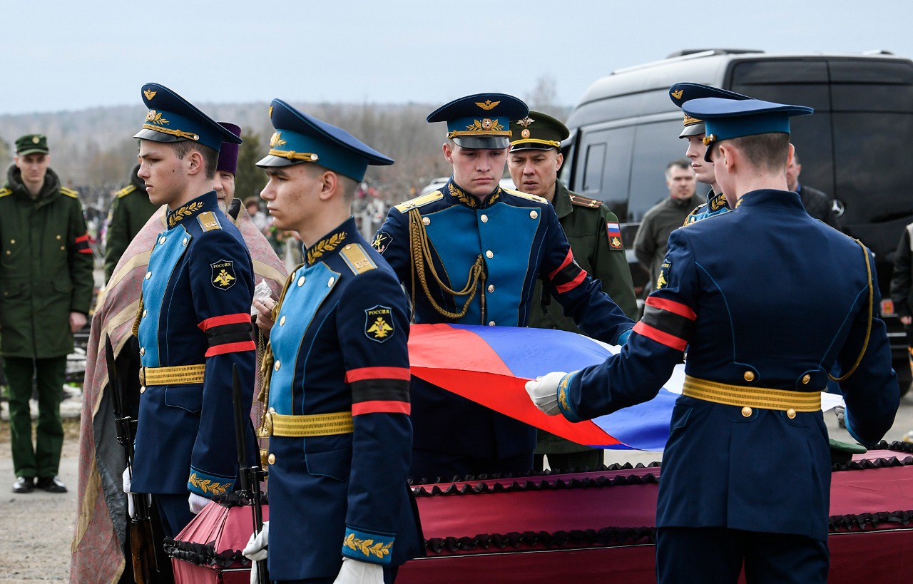 В поселке Сахарово простились с военнослужащим Игорем Лёвкиным, погибшим во время спецоперации на Украине