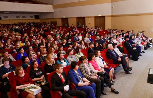 В Тверской области назвали победителей региональных конкурсов среди педагогических работников В Тверской области назвали победителей региональных конкурсов среди педагогических работников