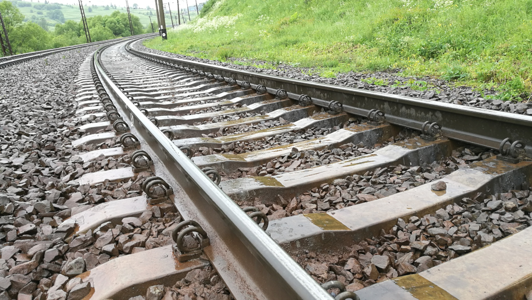 В Тверской области мужчина переходил пути и попал под поезд В Тверской области мужчина переходил пути и попал под поезд