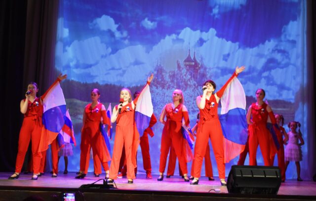 В Ржеве прошел патриотический концерт "Моя Россия - моя страна" В Ржеве прошел патриотический концерт "Моя Россия - моя страна"