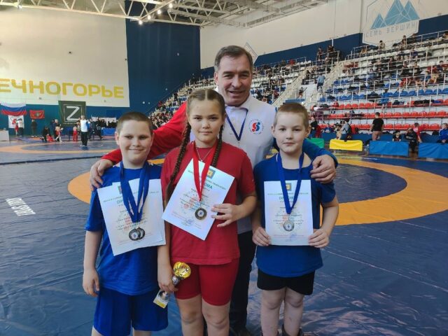 Борцы из села Городня Конаковского района стали призерами Кубка Всемирной федерации боевого самбо Борцы из села Городня Конаковского района стали призерами Кубка Всемирной федерации боевого самбо