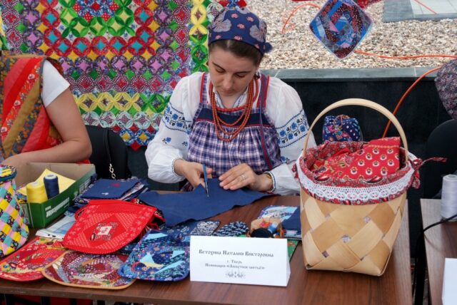 В Твери мастера декоративно-прикладного искусства на глазах у зрителей создадут уникальные произведения В Твери мастера декоративно-прикладного искусства на глазах у зрителей создадут уникальные произведения